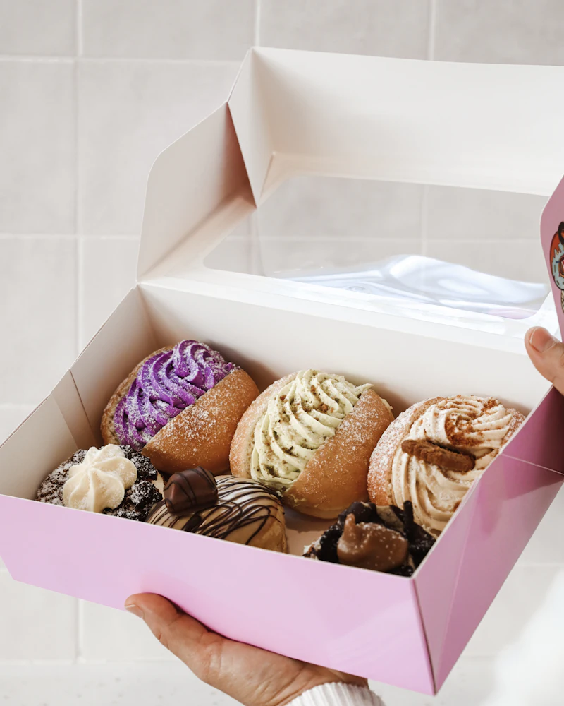 Caja con cupcakes decorados